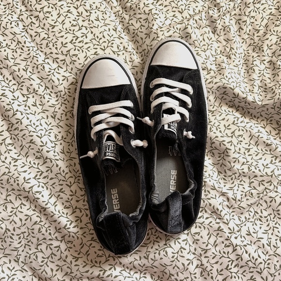 Low Top Converse - Picture 1 of 3